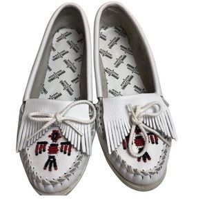 Minnetonka White Leather Beaded Moccasins 9